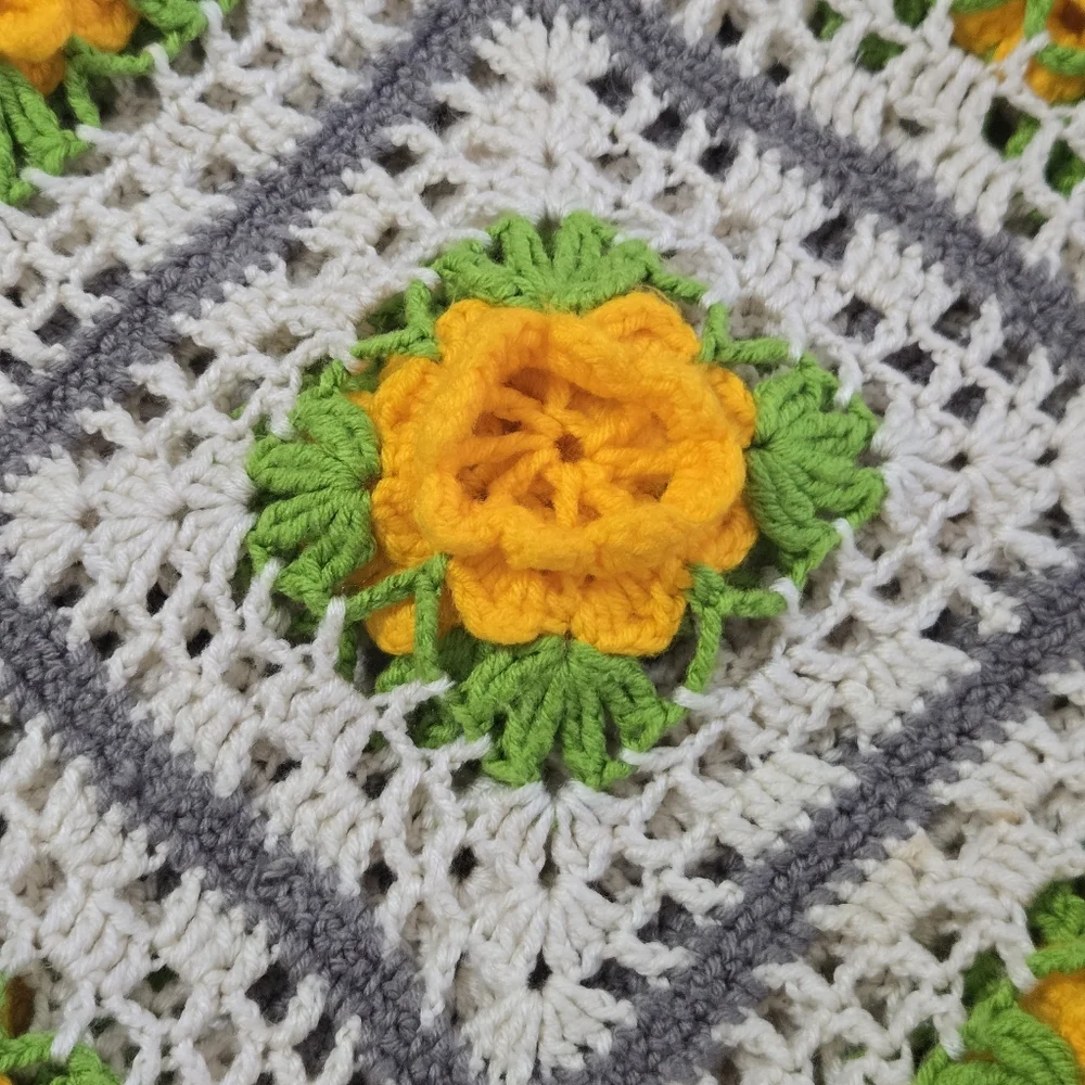 Handmade Crochet Granny Square Blanket‎ 3D Yellow Rose Floral Grey Cream 24x23